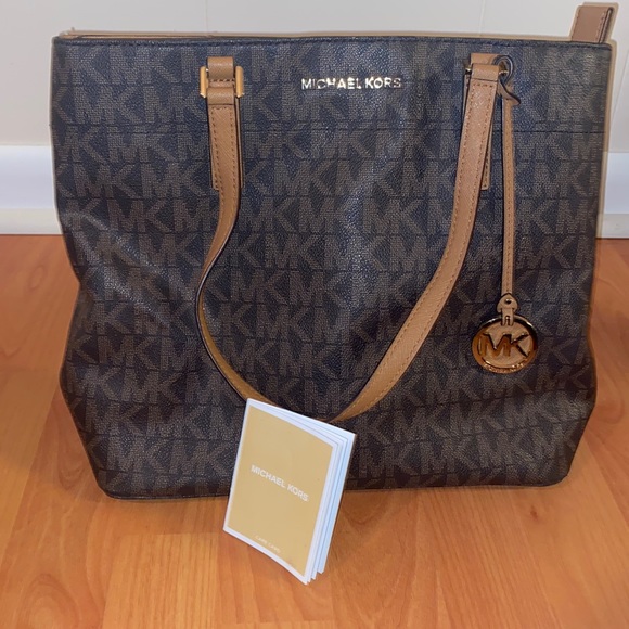 Michael Kors Jet Set Travel Tote Bag - Picture 7 of 7